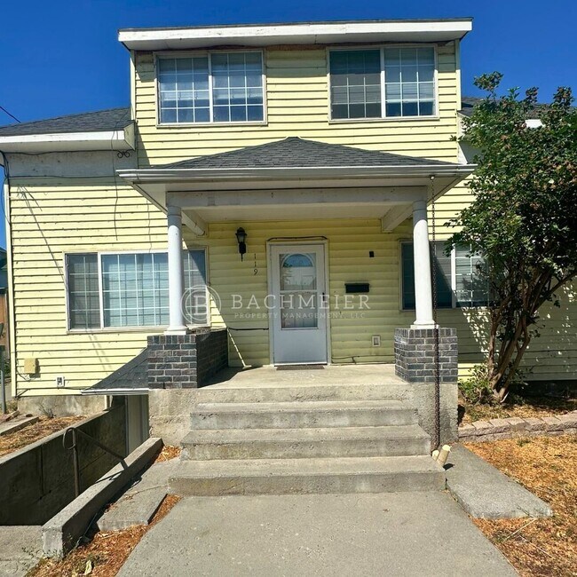 Primary Photo - 9th St Duplex