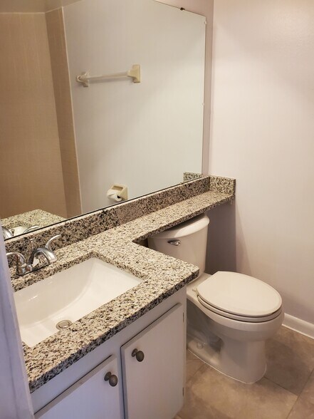 Building Photo - 3546 Southpointe Dr