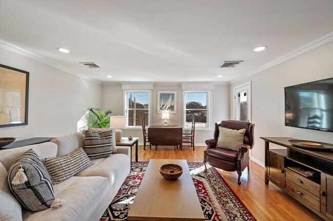 Building Photo - 212 Humphrey St