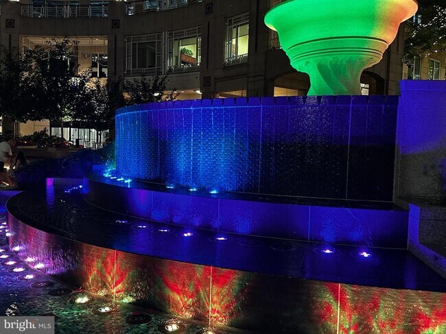 Building Photo - 1701 Lake Shore Crest Dr