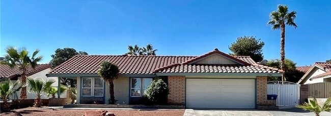 Building Photo - 8745 Isola Dr