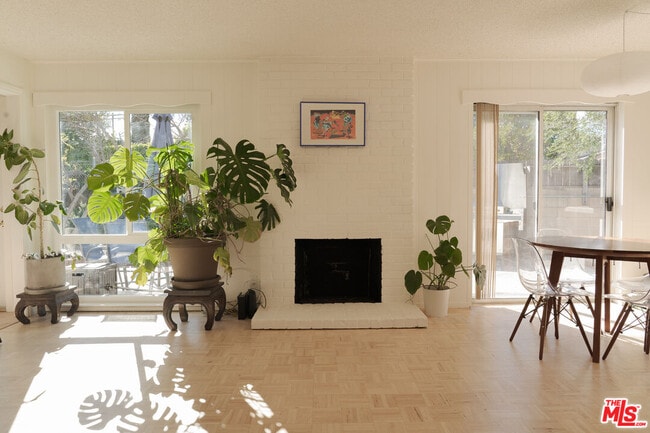 Building Photo - 22736 Cantlay St