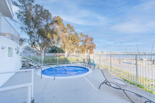 Building Photo - On Sail Bay in Pacific Beach! Updated 2 Be...