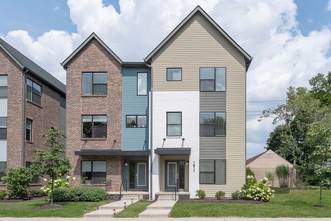 Primary Photo - Newer Construction Townhome in Downtown Indy