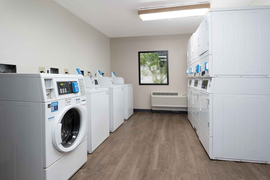 Building Photo - Furnished Studio-Portland - Beaverton-Hillsboro - Eider Ct