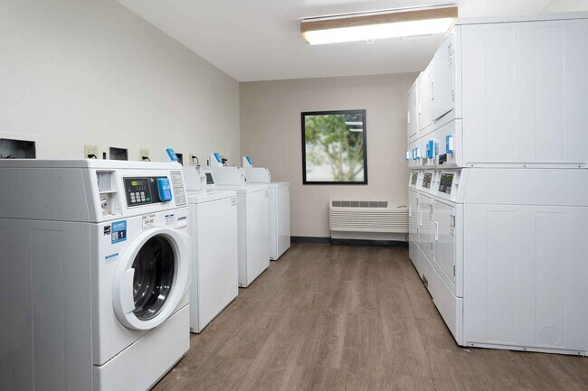 Building Photo - Furnished Studio-Phoenix - Mesa