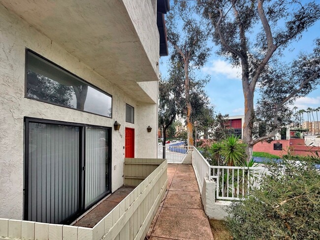 Building Photo - Beautiful 3BD/3BA W/ Attached Garage and In-Unit Laundry in La Jolla!