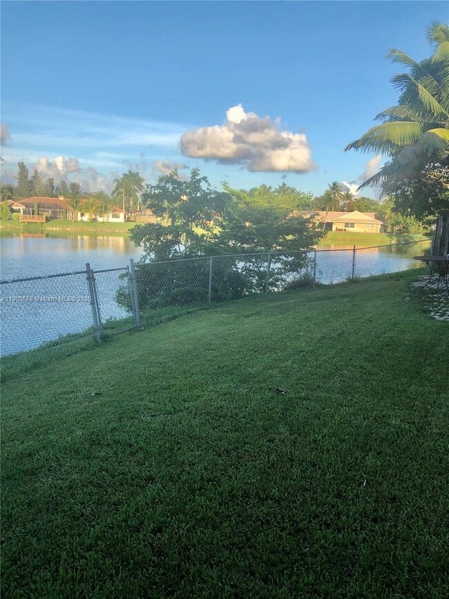 Building Photo - 15025 Brighton Ln