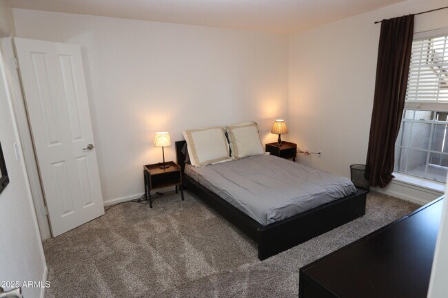 Building Photo - 200 E Southern Ave