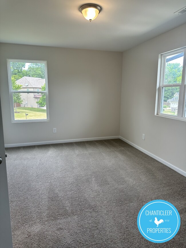 Building Photo - 2528 Reynolds Dr