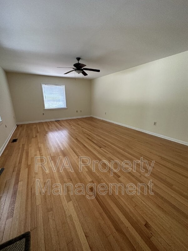 Building Photo - 12070 Karen Dr