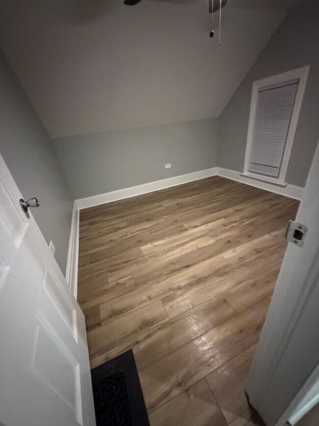 Building Photo - Beautiful 3-Bedroom / 2-Bathroom home available in Aurora