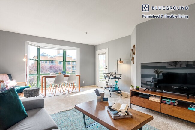 Building Photo - 3 Bayside Village Pl