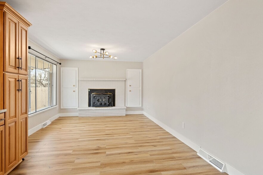 Building Photo - 6010 Garrison St