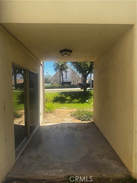 Building Photo - 475 E Cypress Ave
