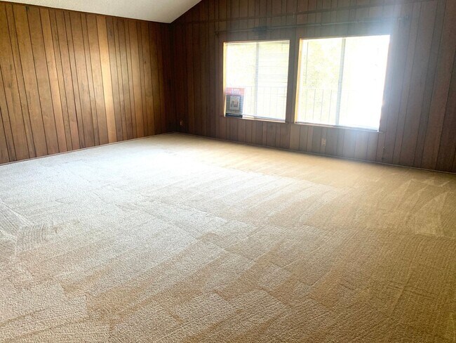 Building Photo - Five Bedroom Single Family Home in Irvine!