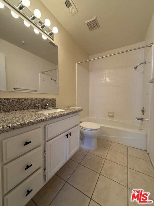 Building Photo - 13975 Lemoli Ave