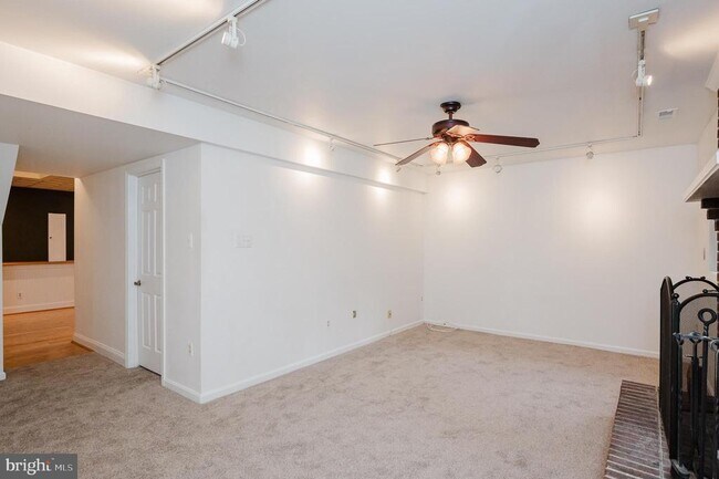 Building Photo - 27 Faraday Dr