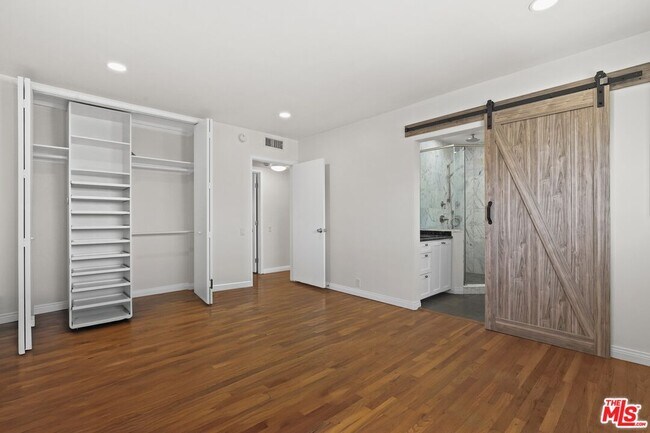 Building Photo - 3200 S Sepulveda Blvd