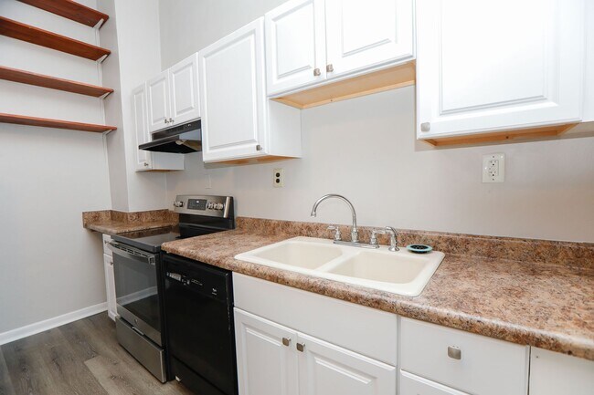 Building Photo - 430 South St