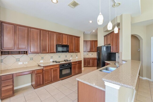 Building Photo - 15910 Flowercroft Ct