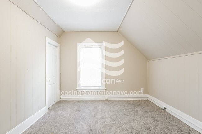 Building Photo - 743 Diamond Ave