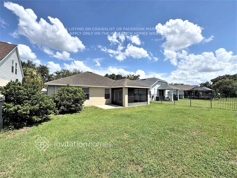 Building Photo - 16320 Bridgeglade Ln