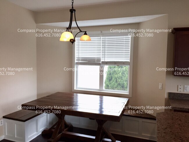 Building Photo - COMING SOON! 5 Bed 3.5 Bath Home in Hudson...