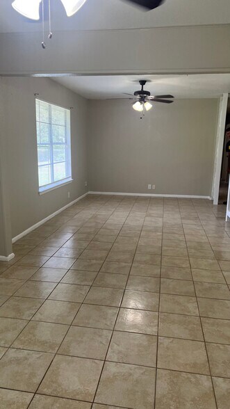Building Photo - 7911 Riata Ave