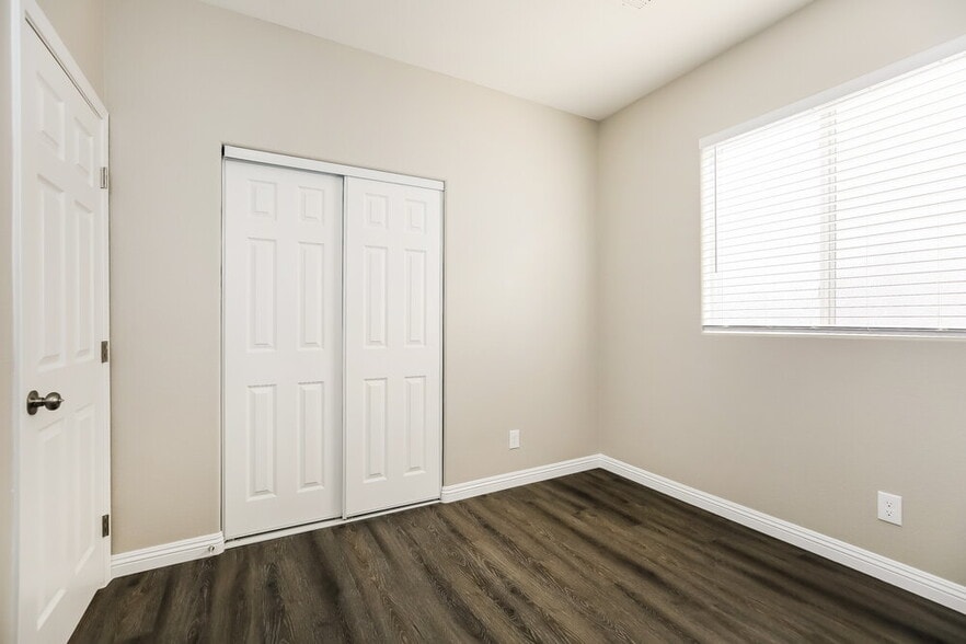 Building Photo - 9878 Mackovski Ct