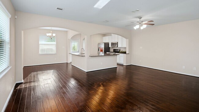 Building Photo - 8403 Columbia Forest Dr