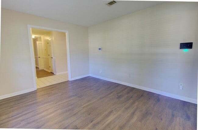 Building Photo - 809 Barrington Dr