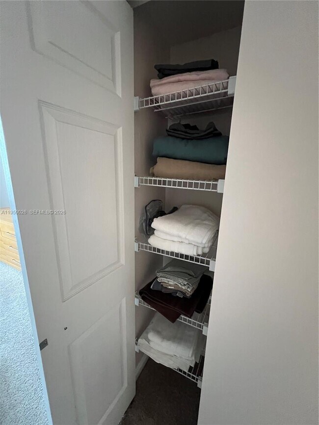 Building Photo - 17150 N Bay Rd