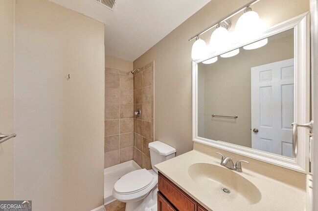 Building Photo - 260 Manning Rd SW