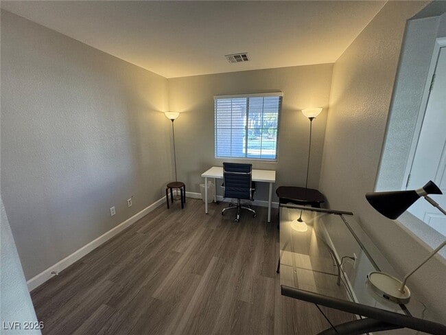 Building Photo - 2050 Towering Pines St