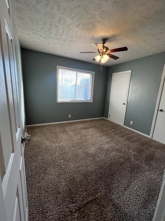 Building Photo - 11226 Roxbury Dr