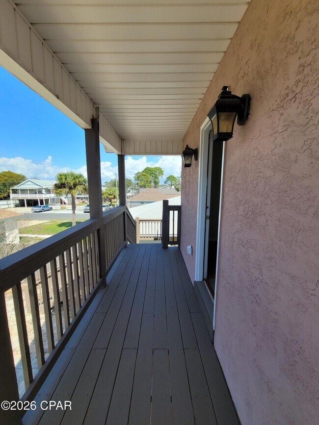 Building Photo - 4008 Crescent Dr