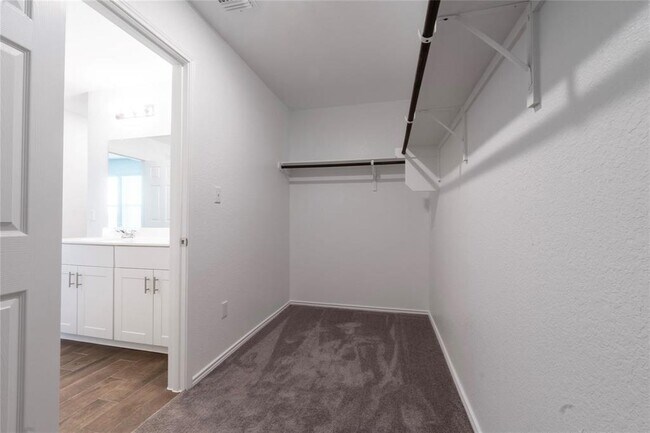 Building Photo - 141 Banyon Dr
