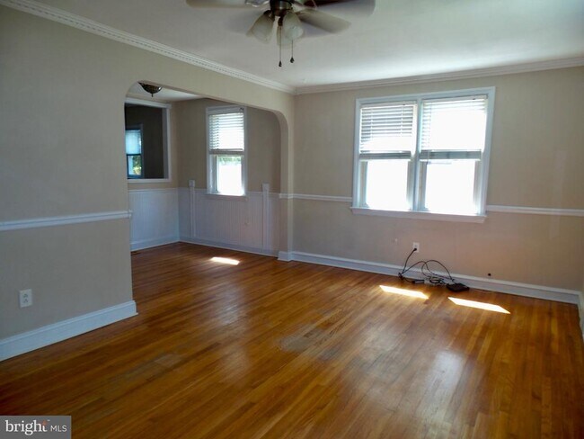 Building Photo - 220 Addison Ave