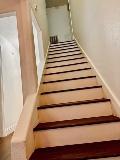 Building Photo - 23915 Floragate Dr