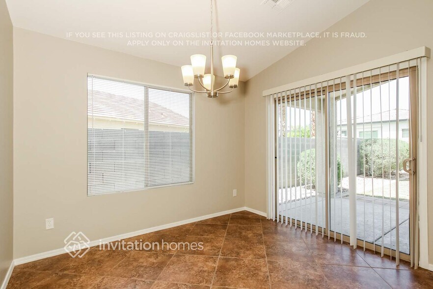 Building Photo - 13986 W Maui Ln