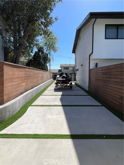 Building Photo - 23517 Aetna St