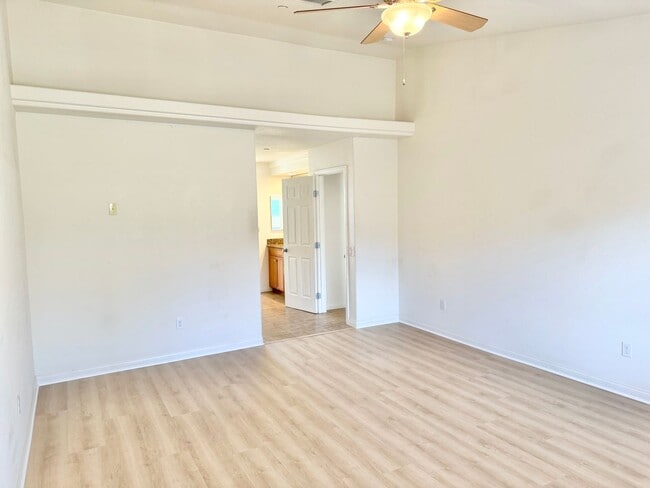 Building Photo - Huge 3 bed 2 bath Home In Storey Park Neig...