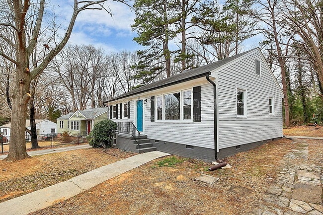 Building Photo - 604 Westwood Cir
