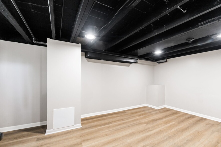 Building Photo - 477 Hanford St