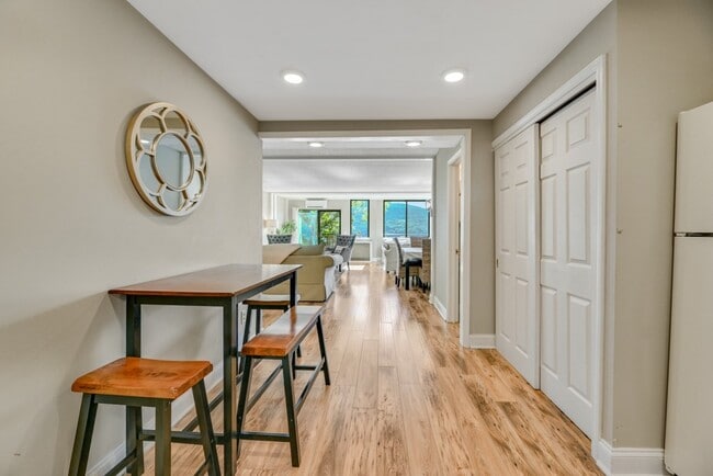 Building Photo - 7 Cliffside Dr