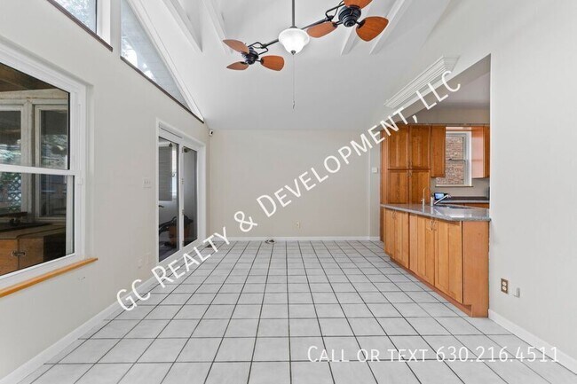 Building Photo - 314 Custer Ave