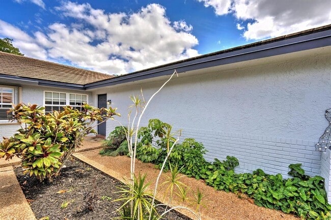 Building Photo - 3057 NW 103rd Ln