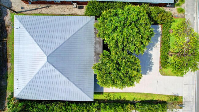 Building Photo - 1425 N Federal Hwy