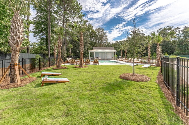 Building Photo - Luxury Four Bedroom Townhome on Hilton Head Island!